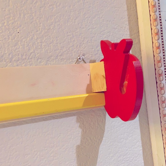 Apple 🍎 Paper Roller Ribbon Holder for DIY Arts & Crafts - Picture 5 of 15